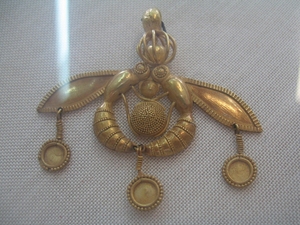 Bijou aux Abeilles