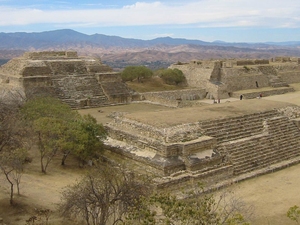 Monte Alban : Pyramide