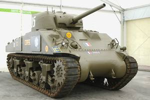 M4 Sherman - 1942