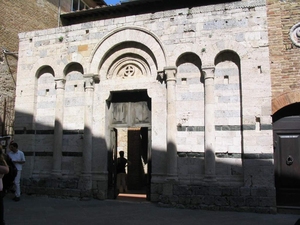 San Gimigniano : Eglise Facade